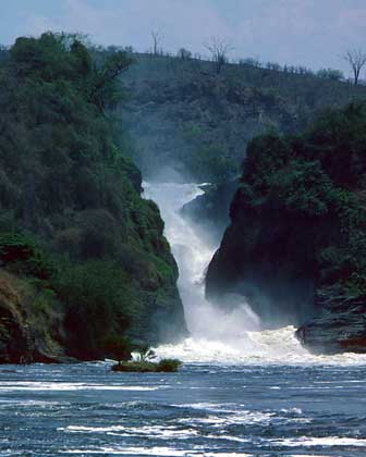 IGDA/M. Bertinetti     КАСКАД ВОДОПАДОВ КАБАРЕГА на реке Виктория-Нил в пределах национального парка Кабарега