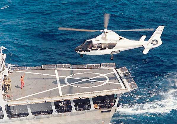  Fiat Aviazione     ПОСАДКА вертолета ВМС США на палубу корабля.