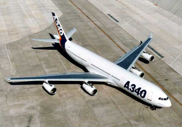  Airbus Industries     АЭРОБУС A-340 европейского консорциума «Эрбас индастри» – широкофюзеляжный четырехдвигательный пассажирский самолет.