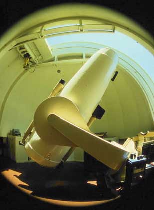 КАМЕРА ШМИДТА обсерватории им. К.Шварцшильда в Таутенбурге (Германия) – крупнейший в мире телескоп такого типа.