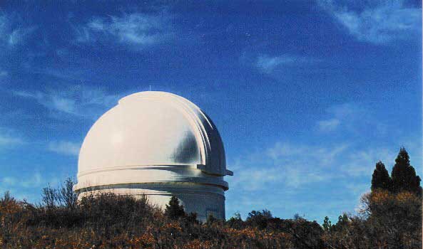  Bradford Behr, Caltech Astronomy     200-ДЮЙМОВЫЙ (5 М) РЕФЛЕКТОР им. Дж.Хейла обсерватории Маунт-Паломар (шт. Калифорния).