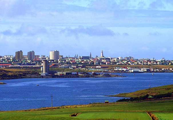  IGDA/N. Cirani     РЕЙКЬЯВИК – столица и главный порт Исландии