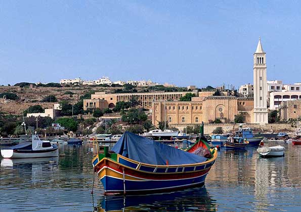  IGDA/W. Buss     ПОРТОВЫЙ ГОРОД и популярный курорт Марсаскала на месте бывшей рыбацкой деревни на восточном побережье Мальты.