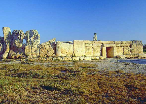  IGDA/A. Dagli Orti     КАМЕННЫЙ ХРАМ в Таршине (ок. 3200 до н.э.)
