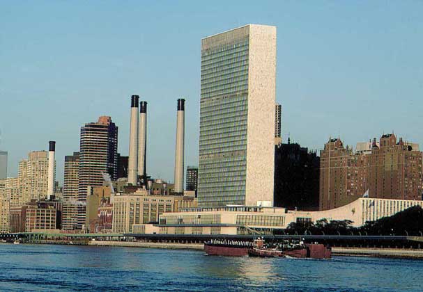 IGDA/G. Sioen     ЗДАНИЯ СЕКРЕТАРИАТА И ГЕНЕРАЛЬНОЙ АССАМБЛЕИ ООН в Нью-Йорке.
