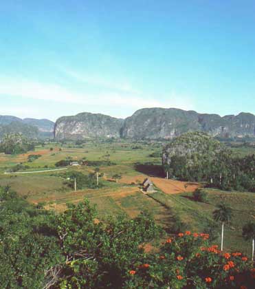  IGDA/V. Degrandi     ЛАНДШАФТ провинции Пинар-дель-Рио на западе страны.