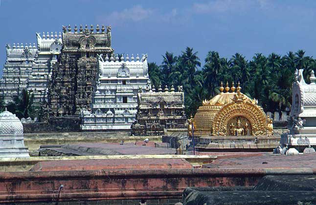  IGDA/A. Tessore     ГОРОД ШРИ-РАНГАМ с великолепным храмом богу Вишну стал местом паломничества индусов.