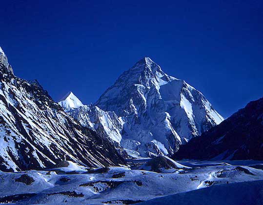  IGDA/F. Maraini     ГОРА ЧОГОРИ (К2, Годуин-Остен) – высочайшая в Каракоруме (8611 м) и вторая в мире по высоте после Джомолунгмы.
