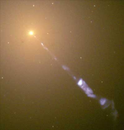  NASA     ВЫБРОС ГАЗОВОЙ СТРУИ из активного ядра радиогалактики М87. Космический телескоп Хаббла