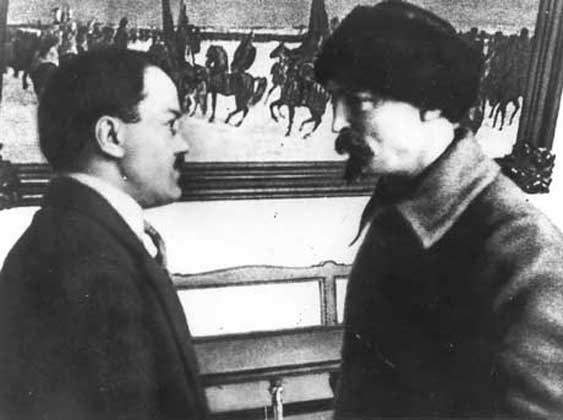 В.М.МОЛОТОВ И Ф.Э.ДЗЕРЖИНСКИЙ в Кремле. Москва. 1924