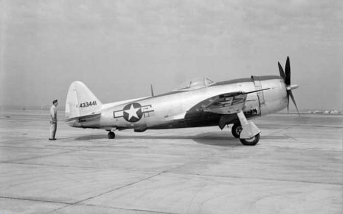  NASA     Р-47 «ТАНДЕРБОЛТ» – известный в годы Второй мировой войны истребитель США. Этот одноместный самолет имел двигатель мощностью 1545 кВт.