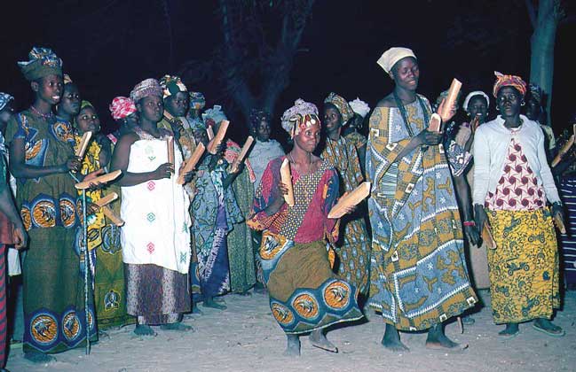  IGDA/C. Sappa     ТРАДИЦИОННЫЙ ТАНЕЦ народа диола (Сенегал)