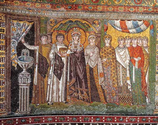  IGDA/A. De Gregorio     ФЕОДОРА, супруга византийского императора Юстиниана I. Мозаика в церкви Сан Витале в Равенне.