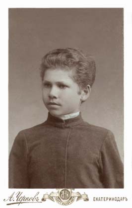 ФЕДОР ГЛАДКОВ (1898). Фото из семейного архива писателя.