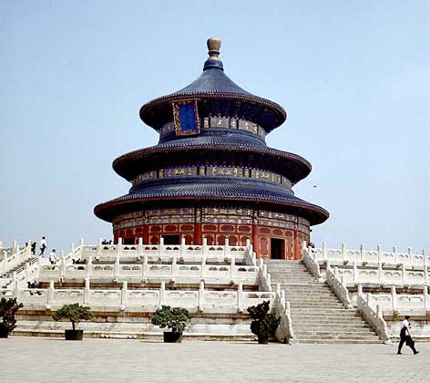 АЛТАРЬ НЕБА (Пекин, 1402–1420)