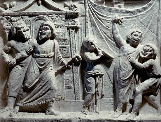 Сцена из римской комедии. Горельеф (2 век н.э.). IGDA/A. Dagli Orti.